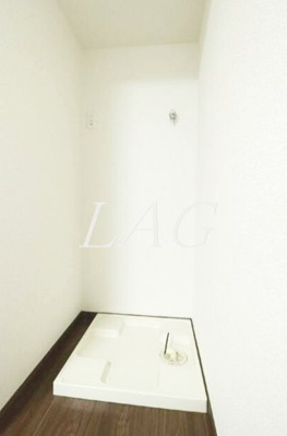 【設備】 | ファブール千川 | 室内洗濯置き場です。