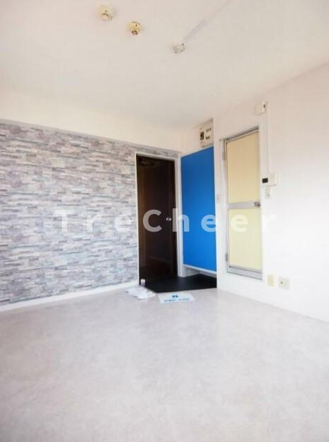 暁ドエルの玄関