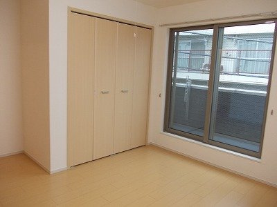 グローリア西麻布の収納|こまごまとしたものを収納できそうですね