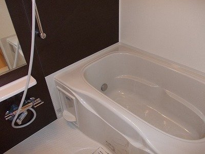 グローリア西麻布の浴室|コンパクトで使いやすいお風呂です