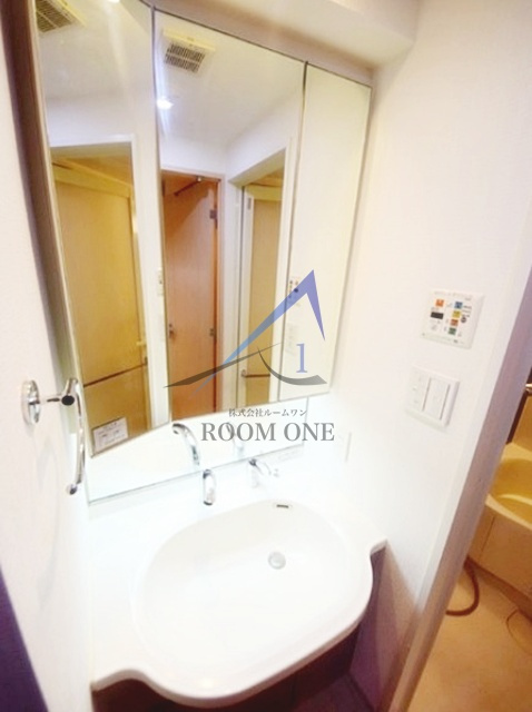 レグラス横浜ポートサイドの洗面所|洗面台です。