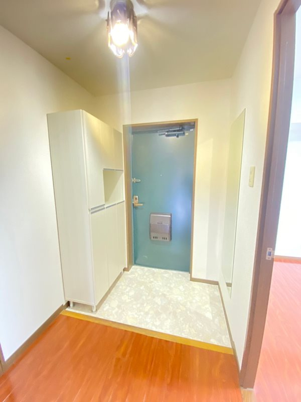 ライフ新神戸の玄関