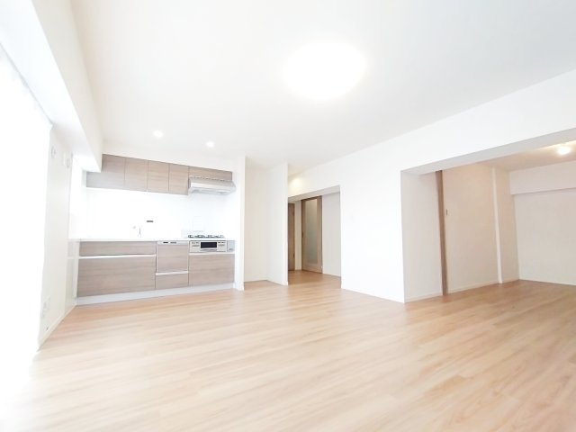 日生行徳マンションの居間・リビング|ゆったり過ごせるリビングです