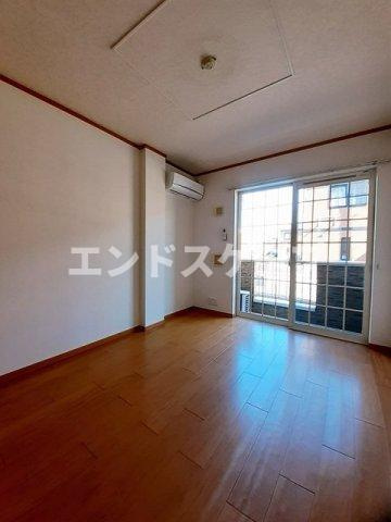 メゾンリファインＳⅡの居間・リビング|高崎、前橋のお部屋探しはエンドスケープまで！お客様の理想お聞かせ下さい♪