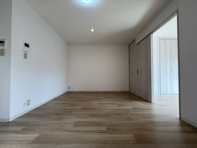 技建ハイツの居間・リビング