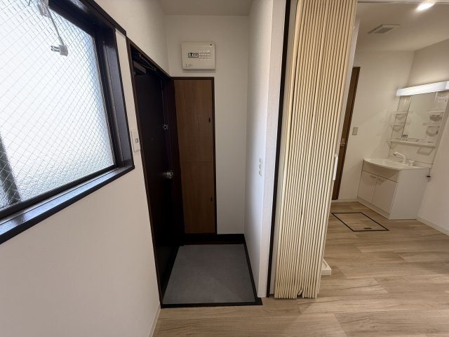 技建ハイツの玄関