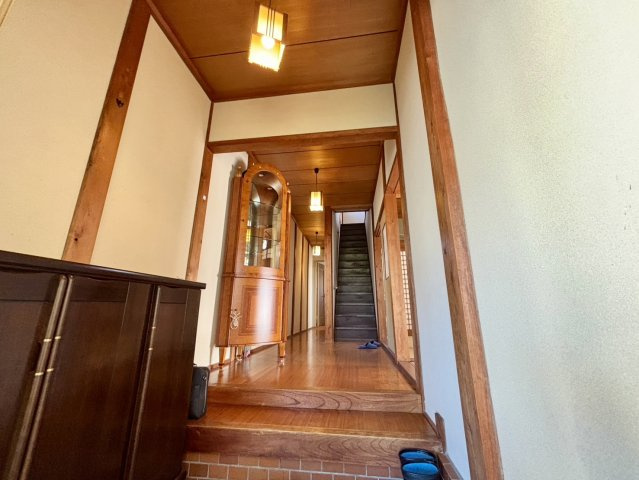 岸和田市上松町　中古戸建の玄関