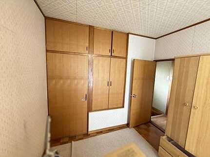 広島市安佐南区伴東８丁目　の洋室