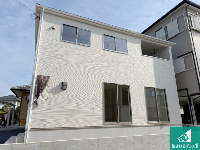 岩出市南大池　第2期　新築一戸建ての外観|安心の10年保証！外観を美しく保ち、雨水で汚れを落とします！気になることがありましたら、お気軽にお問い合わせください！