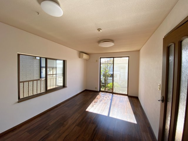 茂原市南吉田貸家の居間・リビング