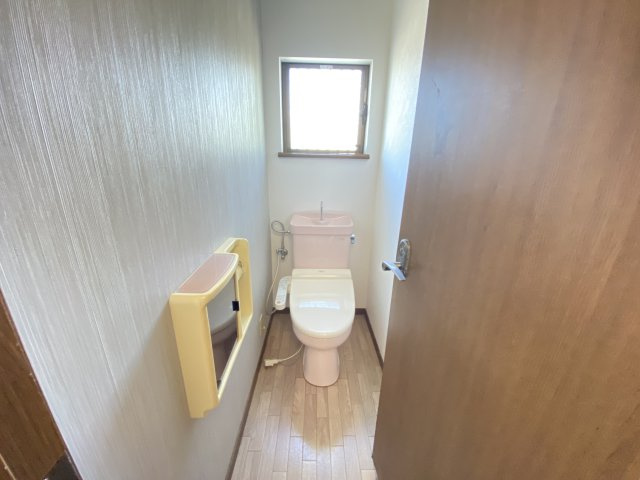 茂原市南吉田貸家のトイレ