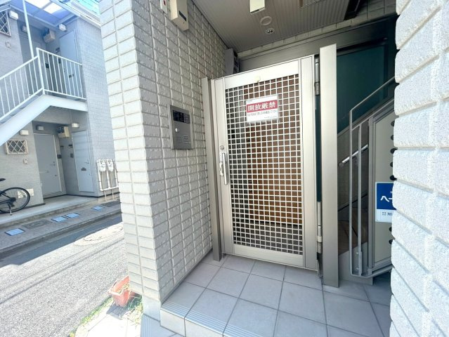 East rayのエントランス