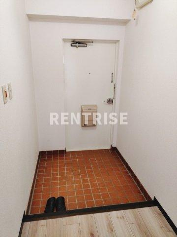 稲沢市小沢４丁目の賃貸マンションの玄関