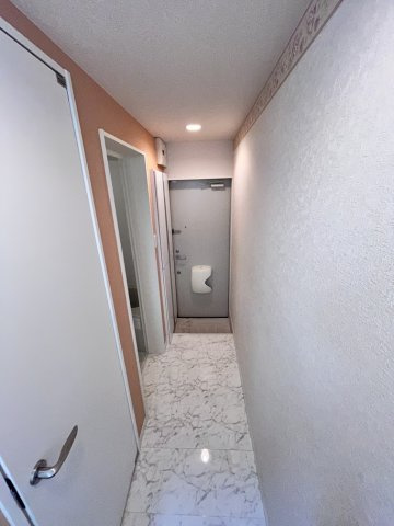 ユナイト生麦ジョージ・オーウェルの玄関|※別号室の参考写真(現況優先・仕様違いの場合あり)