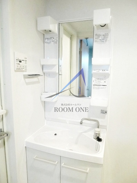 スカイコートパレス溝の口の洗面所|独立洗面台です。