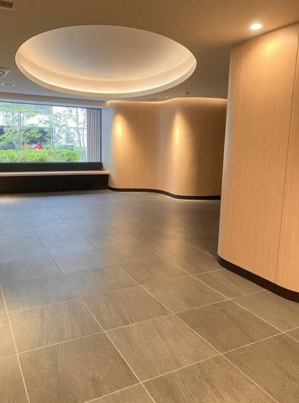 ジオエント新町のロビー