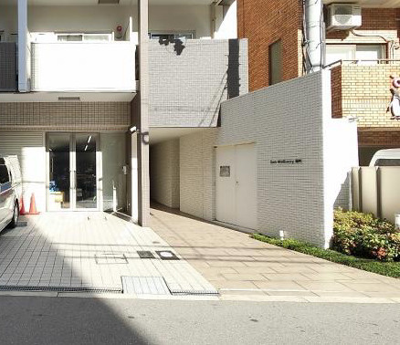 サン・マルベリー扇町のエントランス