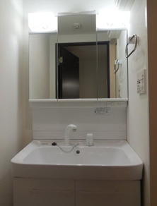 サン・マルベリー扇町の独立洗面台