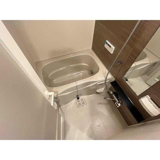 コンフォリア・リヴ北浜淡路町の浴室