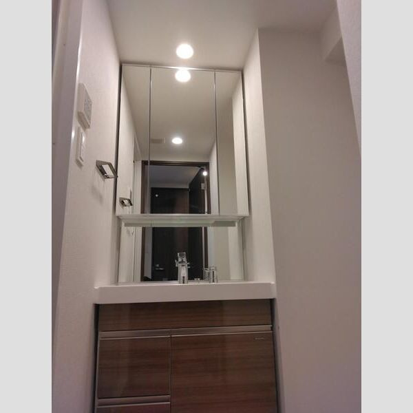 エスリードレジデンス梅田マークスの独立洗面台