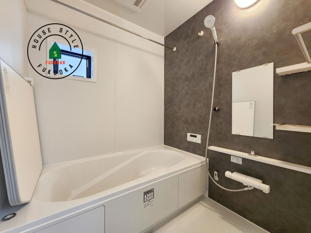 福岡市東区八田3丁目第11-2棟（2号棟）　の内観：施工例|1日の疲れを癒してくれる広々バスルーム。雨の日のお洗濯にも大活躍な浴室乾燥機付です！