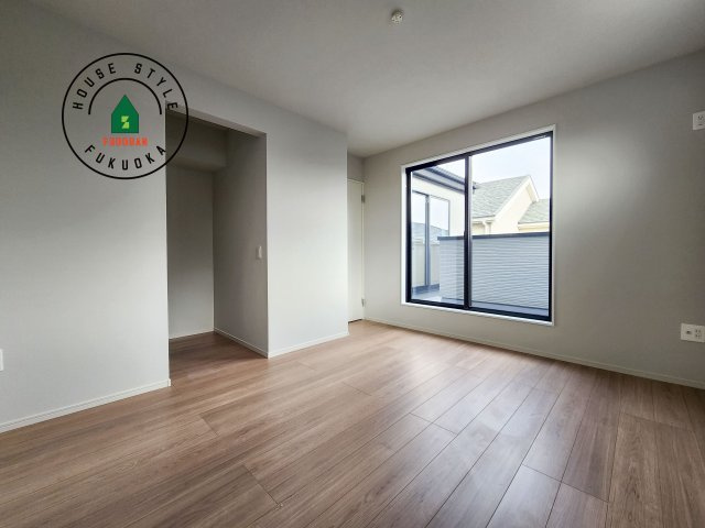 福岡市東区八田3丁目第11-2棟（2号棟）　の内観：施工例|主寝室には収納力に優れたクローゼットがありますので、お部屋もすっきり片付きます。