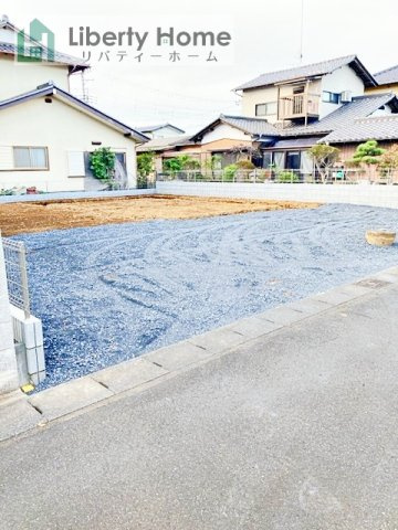 石岡市東光台第1　新築戸建の前面道路含む現地写真
