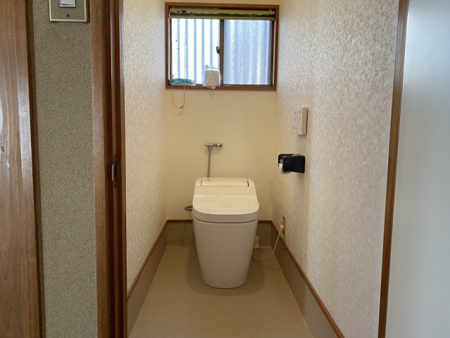 山形市富の中1丁目11-14のトイレ