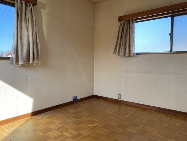 山形市富の中1丁目11-14の洋室