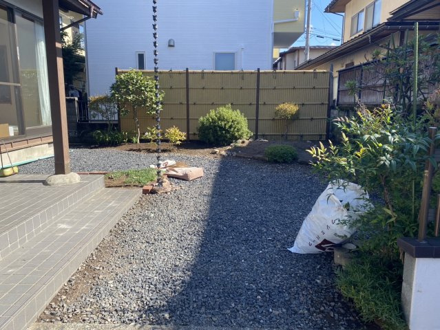 山形市富の中1丁目11-14の庭