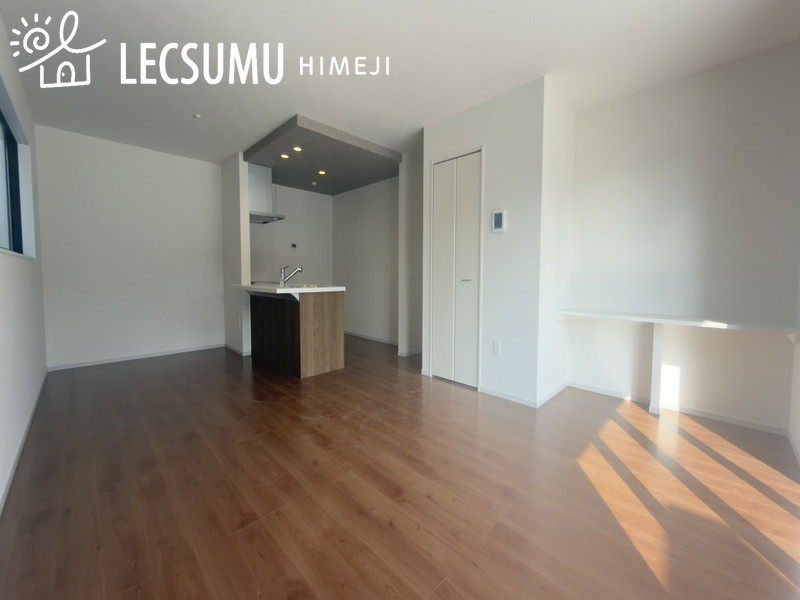 姫路市別所町小林1期／全1棟の居間・リビング