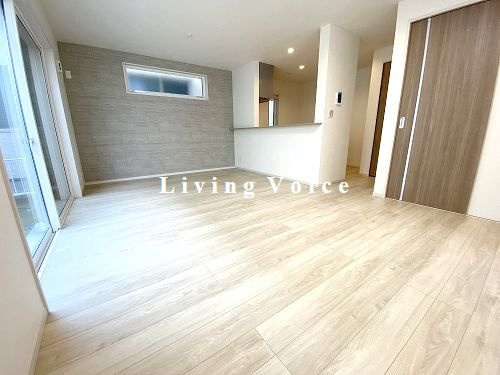 【居間・リビング】 | 【仲介手数料０円】藤沢市高倉9期　新築一戸建て　2号棟　全2棟 | 藤沢市高倉9期　新築一戸建て　全2棟