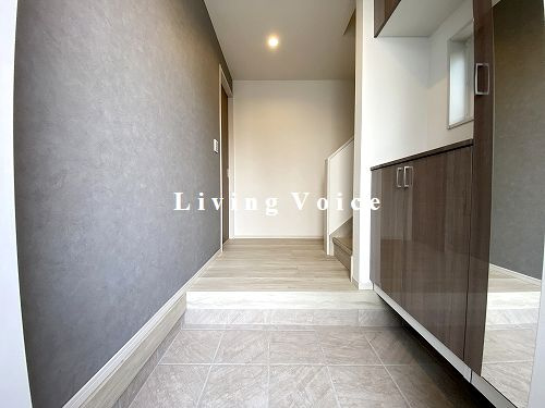 【玄関】 | 【仲介手数料０円】藤沢市高倉9期　新築一戸建て　2号棟　全2棟 | 藤沢市高倉9期　新築一戸建て　全2棟