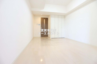 【寝室】 | ミュプレ江坂 | 明るく開放感のある居室で、自分だけのくつろぎ空間を。