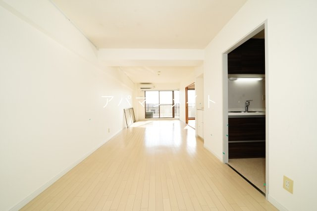 【居間・リビング】 | 東戸塚アーバンコンフォート壱番館 | ゆったりとしたリビングです