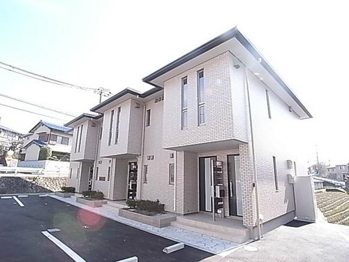 タイル貼りの外壁です♪