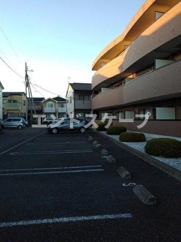 ポワール・フルールの駐車場|高崎、前橋のお部屋探しはエンドスケープまで！お客様の理想お聞かせ下さい♪