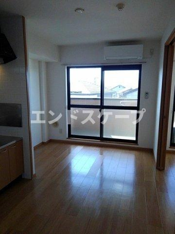 ポワール・フルールの居間・リビング|高崎、前橋のお部屋探しはエンドスケープまで！お客様の理想お聞かせ下さい♪