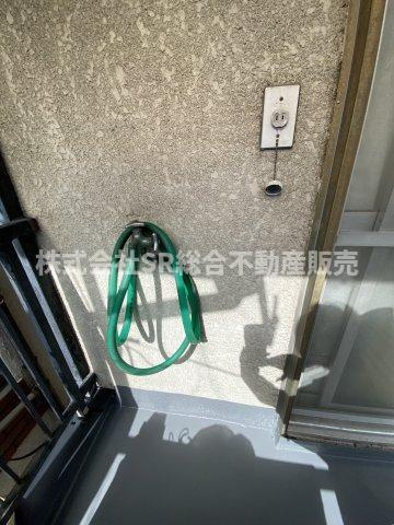 若江東町2丁目中古戸建の設備|洗濯機置場はバルコニーにあります