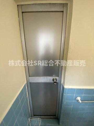 若江東町2丁目中古戸建の内装|お風呂に勝手口もあり換気ができます。