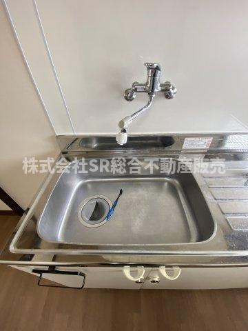 若江東町2丁目中古戸建のキッチン|シンクは洗い物をするのに十分なスペースがあります！