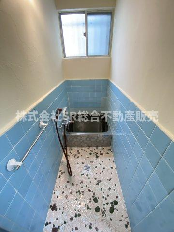 若江東町2丁目中古戸建の浴室|体を洗うスペースが広めです！