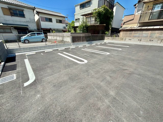 ステラ野里の駐車場