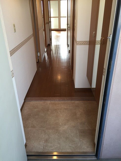 和泉市伯太町４丁目の賃貸マンションの玄関|玄関です