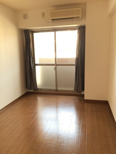 和泉市伯太町４丁目の賃貸マンションの居間・リビング|おしゃれなリビングです