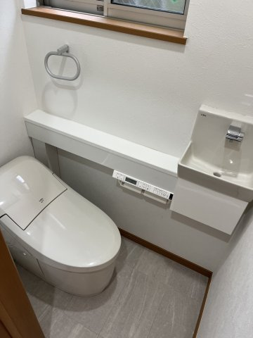 上鷺宮5丁目戸建てのトイレ