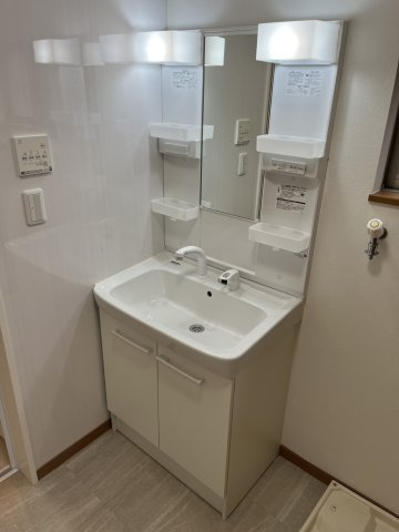 上鷺宮5丁目戸建ての洗面所