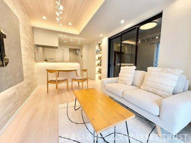 ジェイパーク渋谷イーストスクエアのその他|洋室との仕切りもオシャレで解放感があります