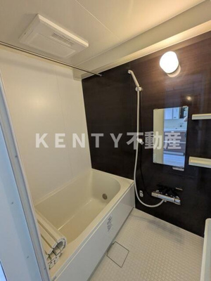 【浴室】 | 鶴見クリーンハイツ | コンパクトで使いやすいお風呂です