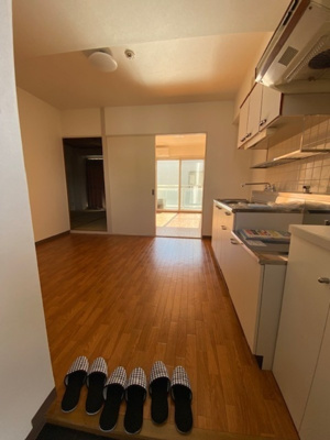 【居間・リビング】 | パーク・サイド関 | こちらのリビングで趣味の時間をお楽しみください